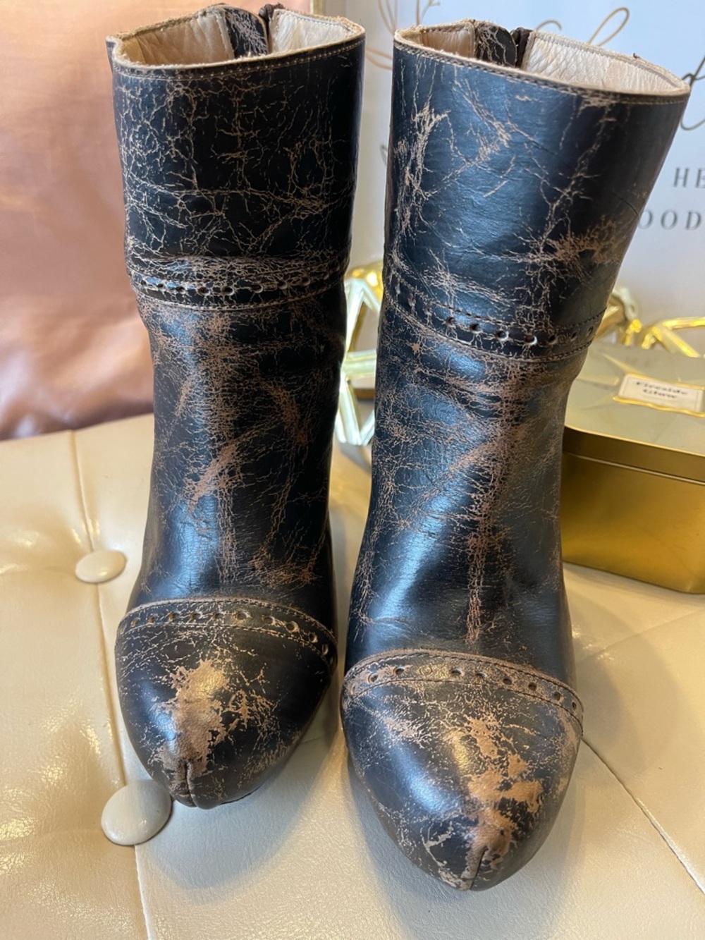 BED|STÜ SNOBBISH DISTRESSED LEATHER ANKLE BOOTS SIZE 6.5